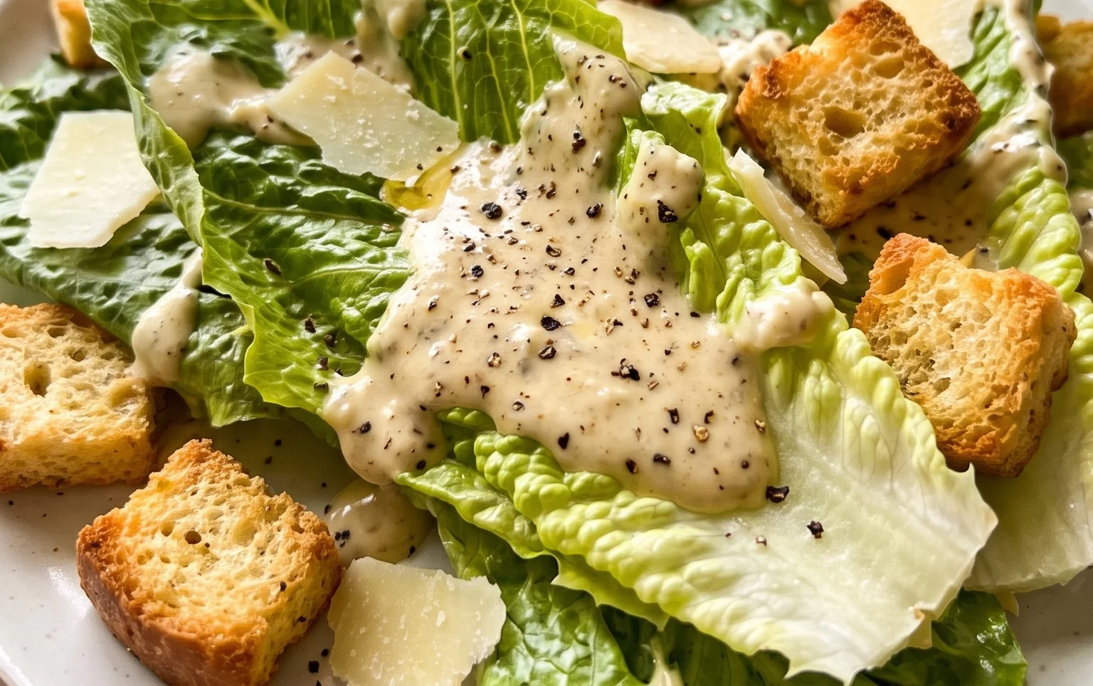 Caesar Salad Dressing (Classic, Creamy & 5 Minutes) 🥗